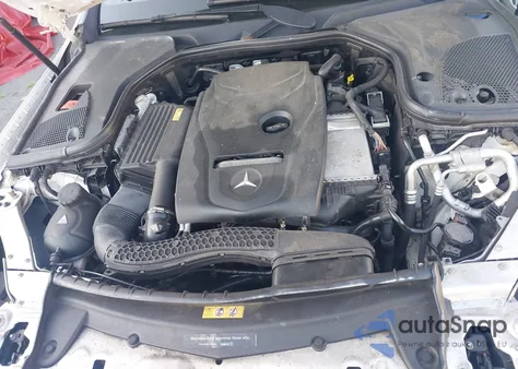 2017 Mercedes-Benz E 300 4Matic z USA, uszkodzony, nr VIN WDDZF4KB7HA025467